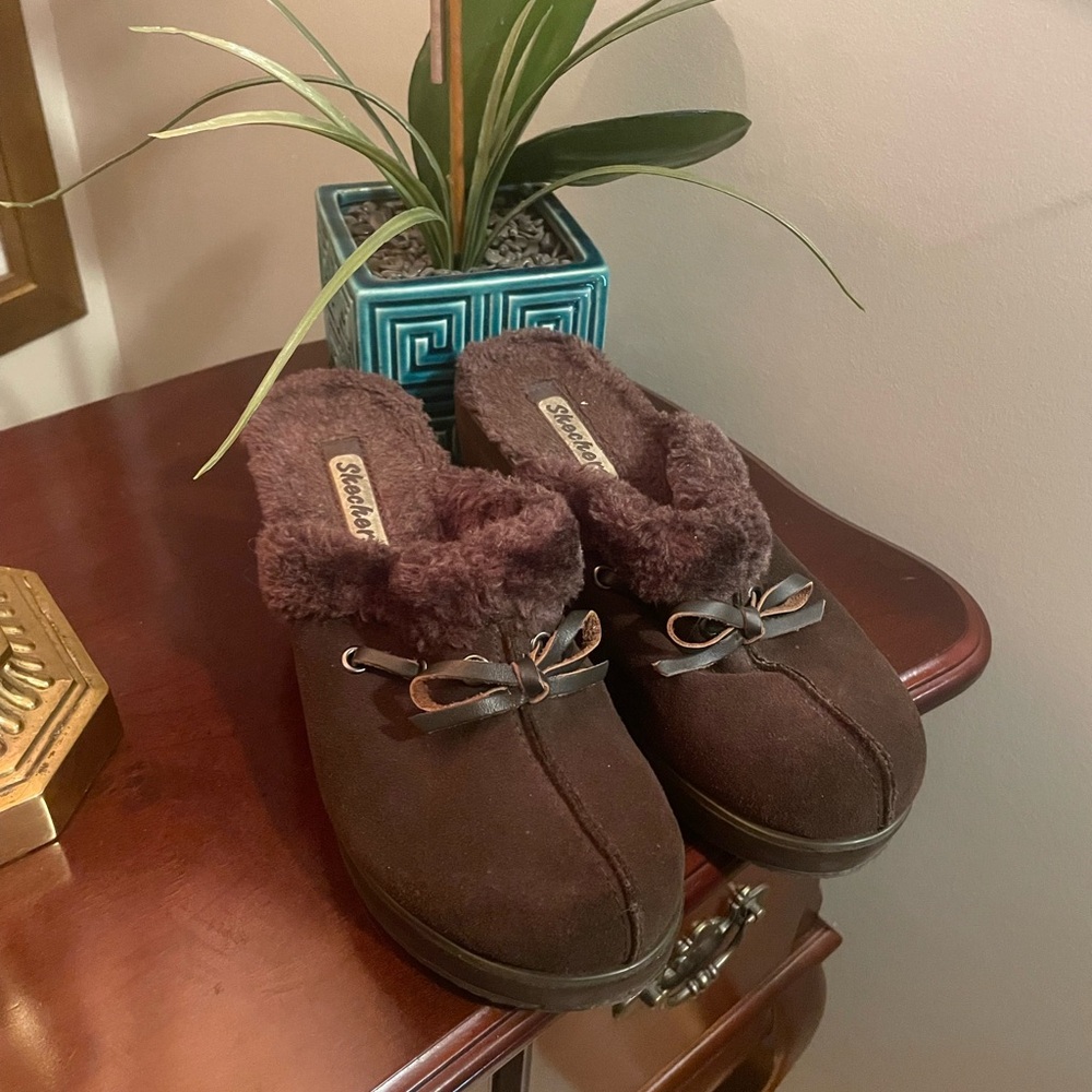 Size 8 vintage witchy clogs